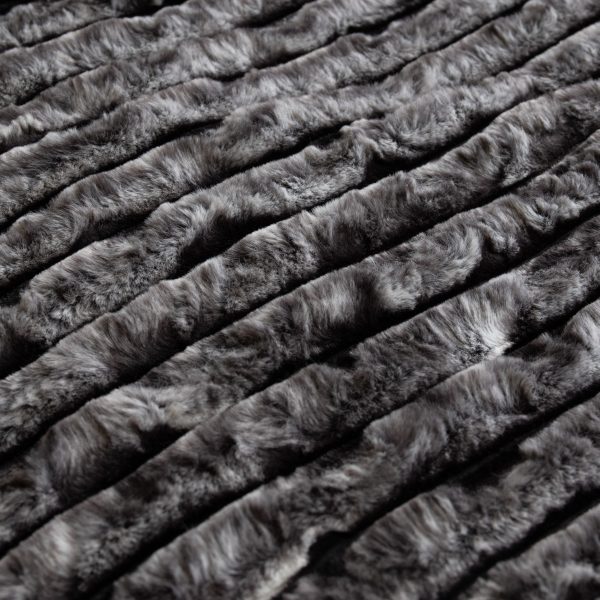COLE FAUX FUR THROW - Image 2