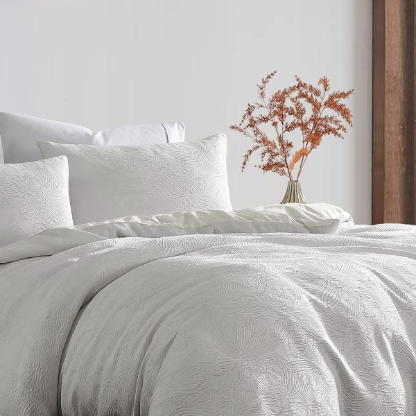 AVENA QUILT COVER SET IN WHITE - Image 2