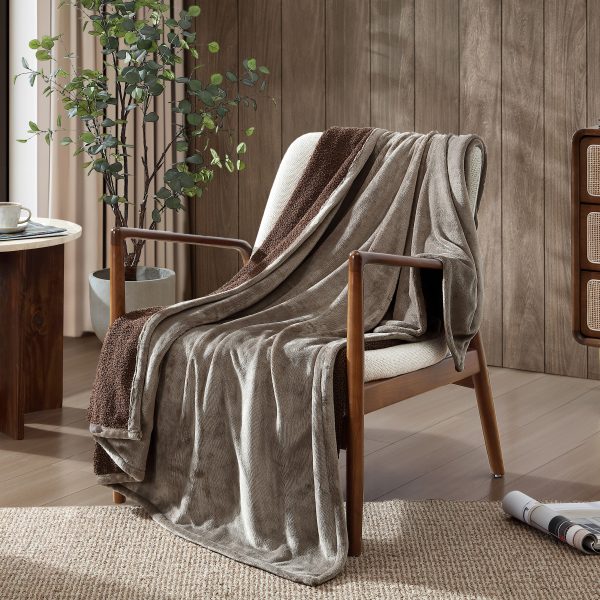 JASPER BOUCLE THROW