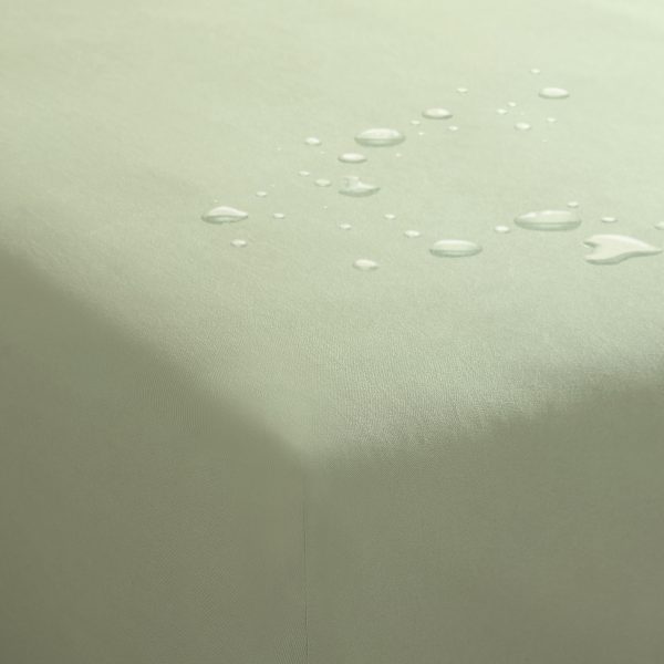 WATERPROOF SHEET SET IN SAGE - Image 2