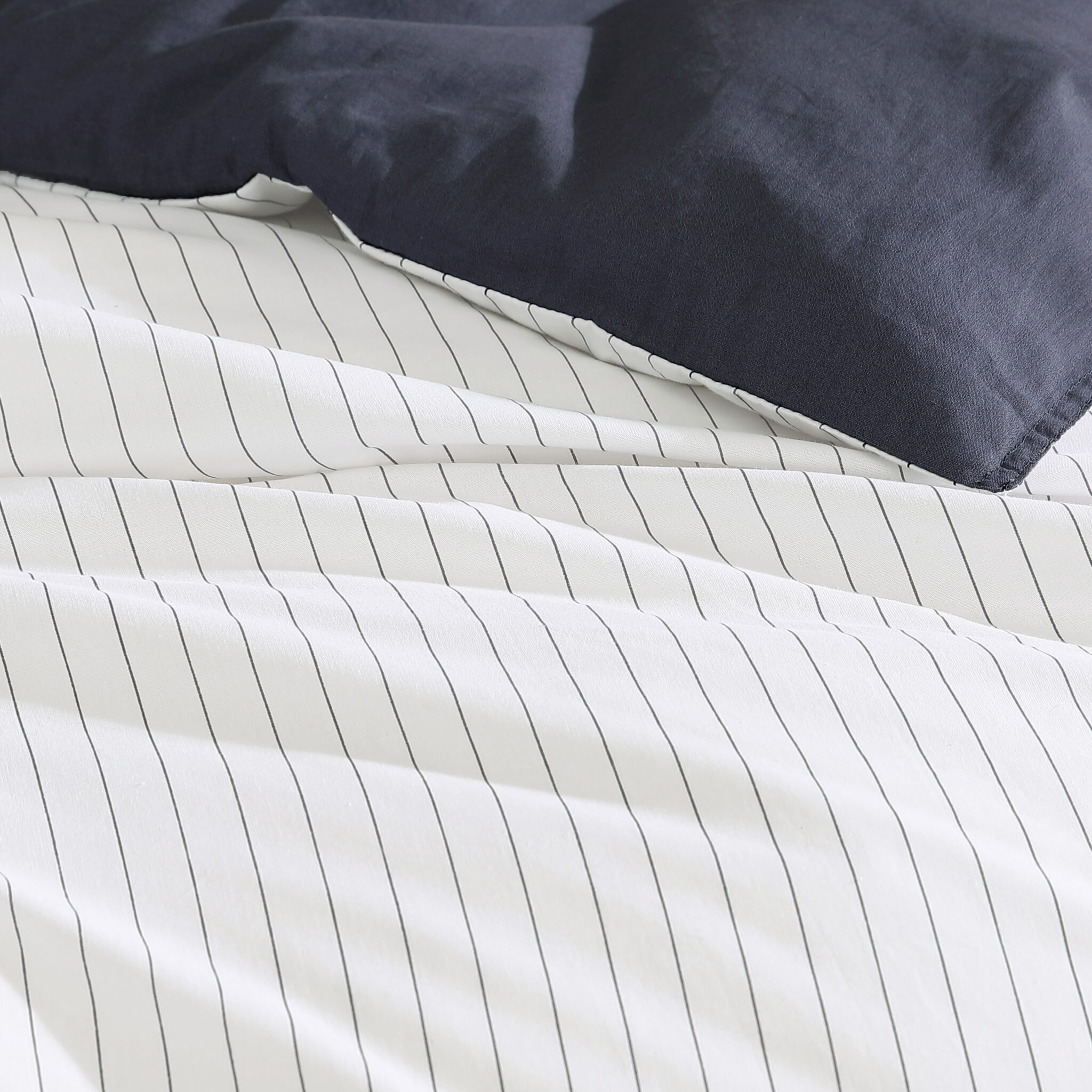 KAHN STRIPE QUILT COVER SET - Image 2