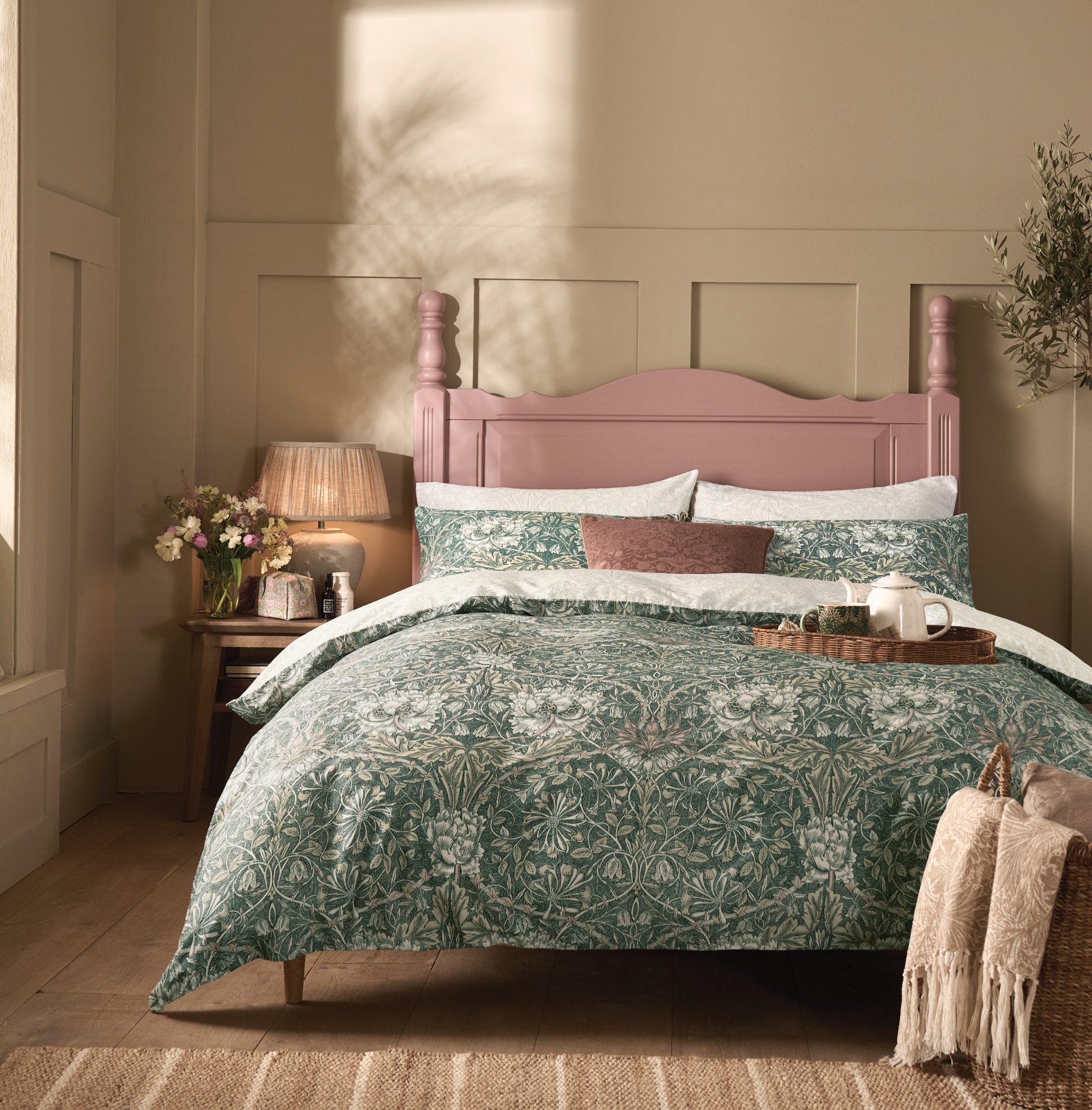 HONEYSUCKLE & TULIP QUILT COVER SET