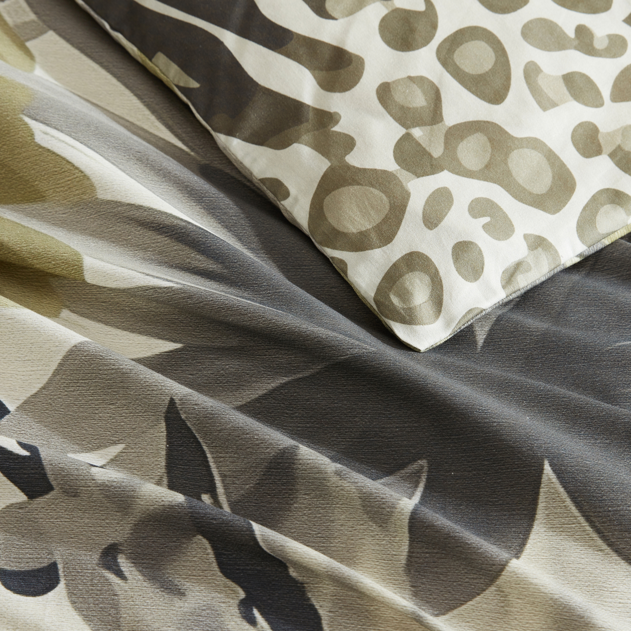MERIDITH QUILT COVER SET - Image 2