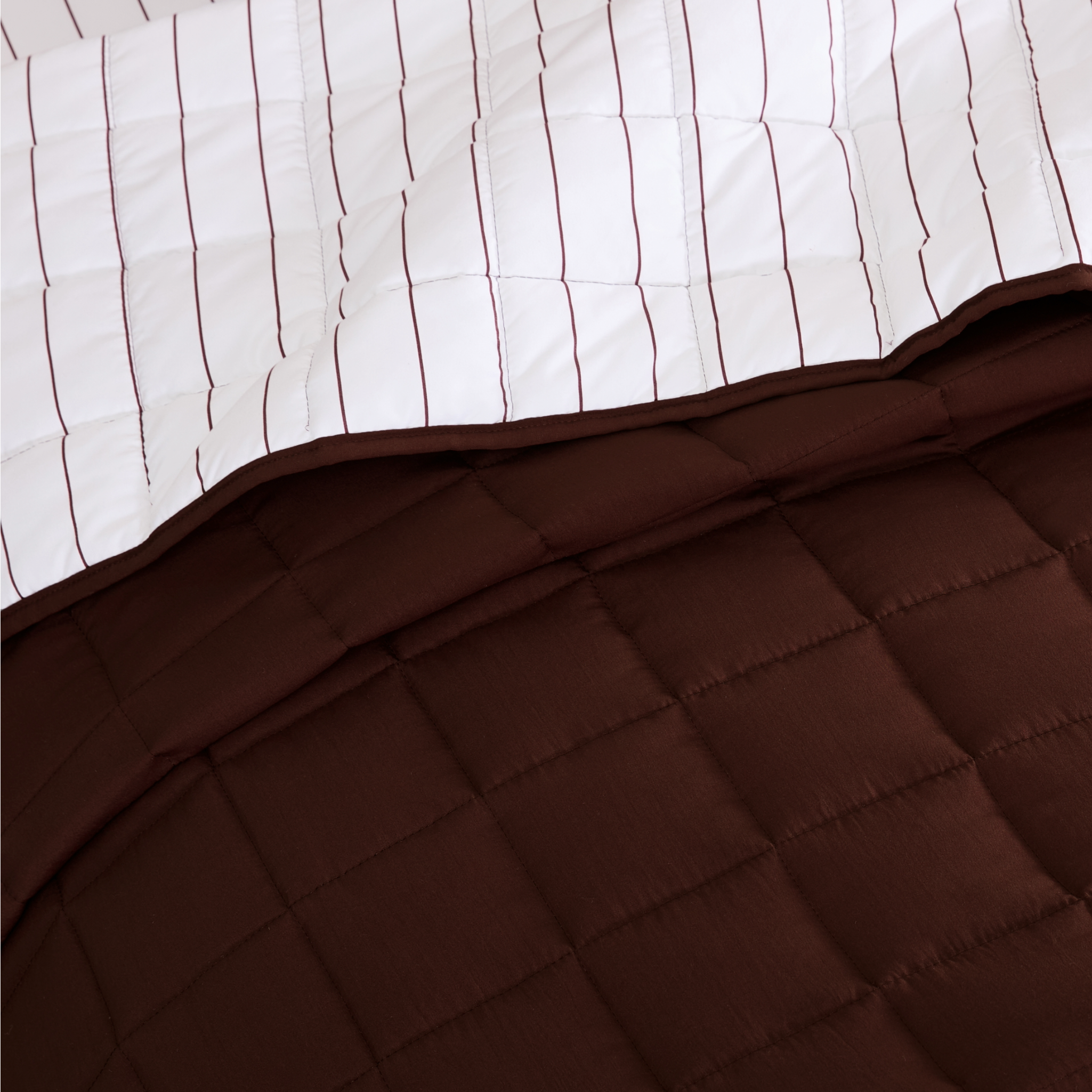 CHATEAU REVERSIBLE COVERLET - Image 2